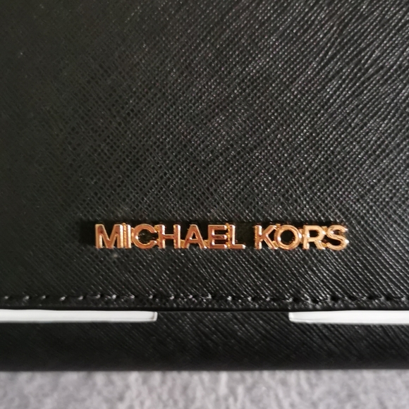 Michael Kors Black Saffiano Jet Set Crossbody - Picture 5 of 6